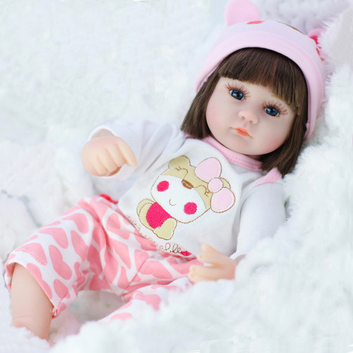 Мягконабивная кукла в розовой пижаме