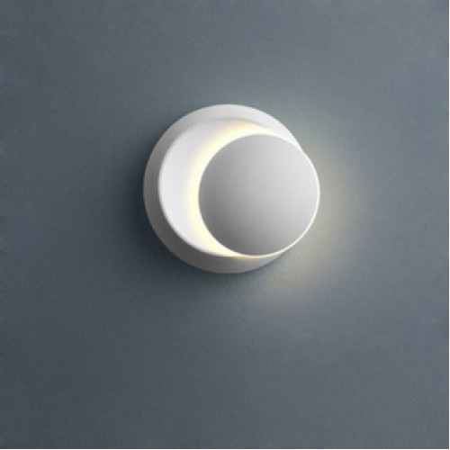 Белый минималистичный настенный светильник