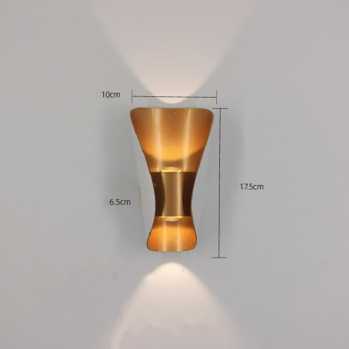 Настенный светильник в форме кубка с золотистым покрытием
