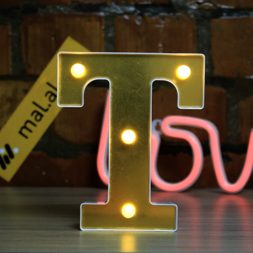 Золотистая зеркальная светодиодная буква T