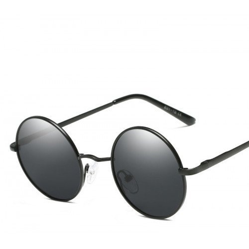 Круглые солнцезащитные очки в черной оправе