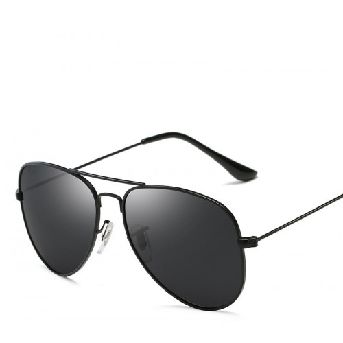 Солнцезащитные очки-авиаторы с черной оправой